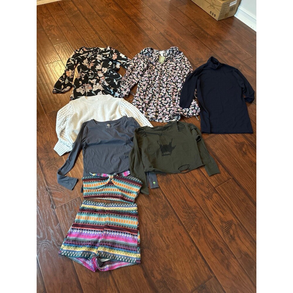 8-Piece Women’s Size L Clothing Bundle Dresses, Romper & Tops – H&M, Uniqlo
